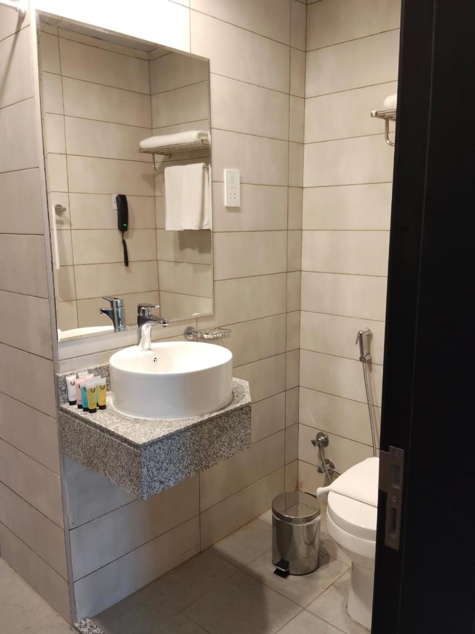 Vogo Grand Hotel Formerly Best Western Plus Hotel Dubai Academic City Bilik gambar