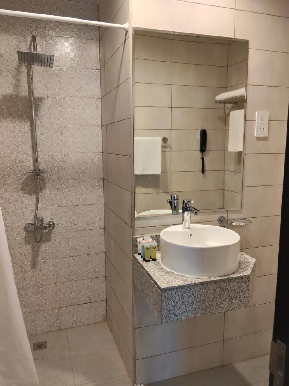 Vogo Grand Hotel Formerly Best Western Plus Hotel Dubai Academic City Bilik gambar